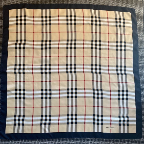 BURBERRY HUGE🔥SILK MEGA Nova Check Scarf! 34”x 34”🔥GORGEOUS🔥EUC🔥MUST SEE👀OS - Picture 13 of 16